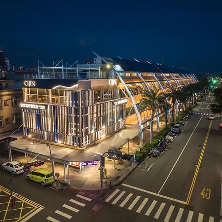In Young Hotel Kaohsiung Exterior photo