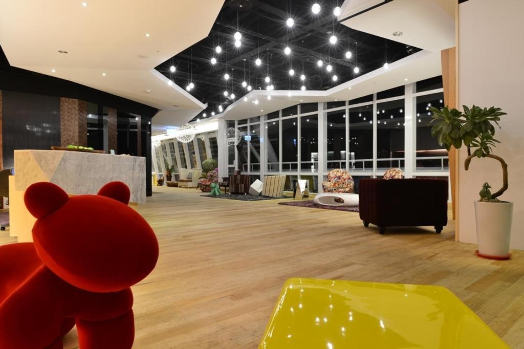 In Young Hotel Kaohsiung Exterior photo