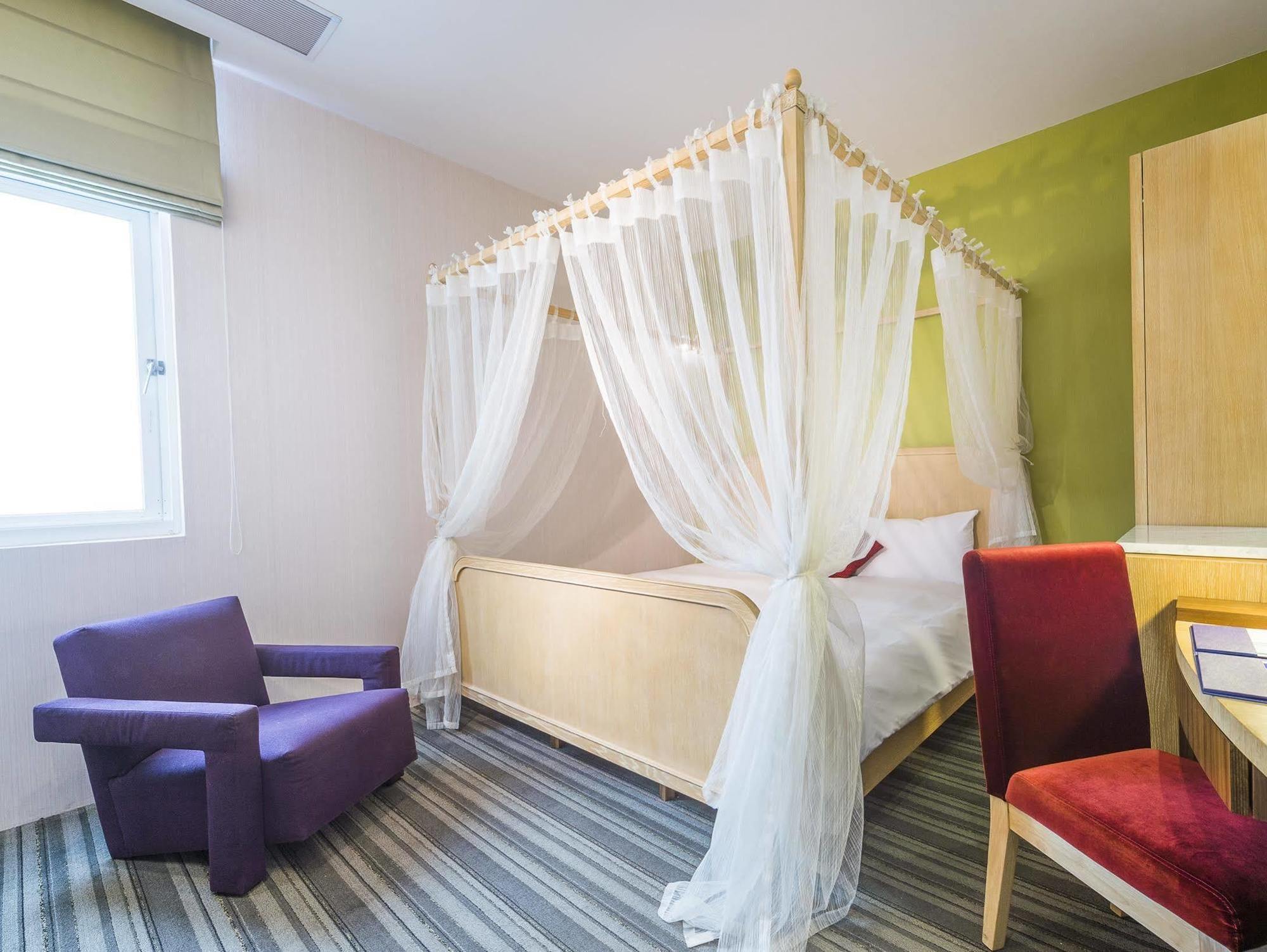 In Young Hotel Kaohsiung Exterior photo