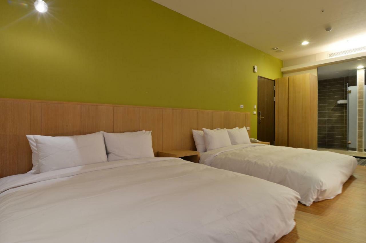 In Young Hotel Kaohsiung Exterior photo