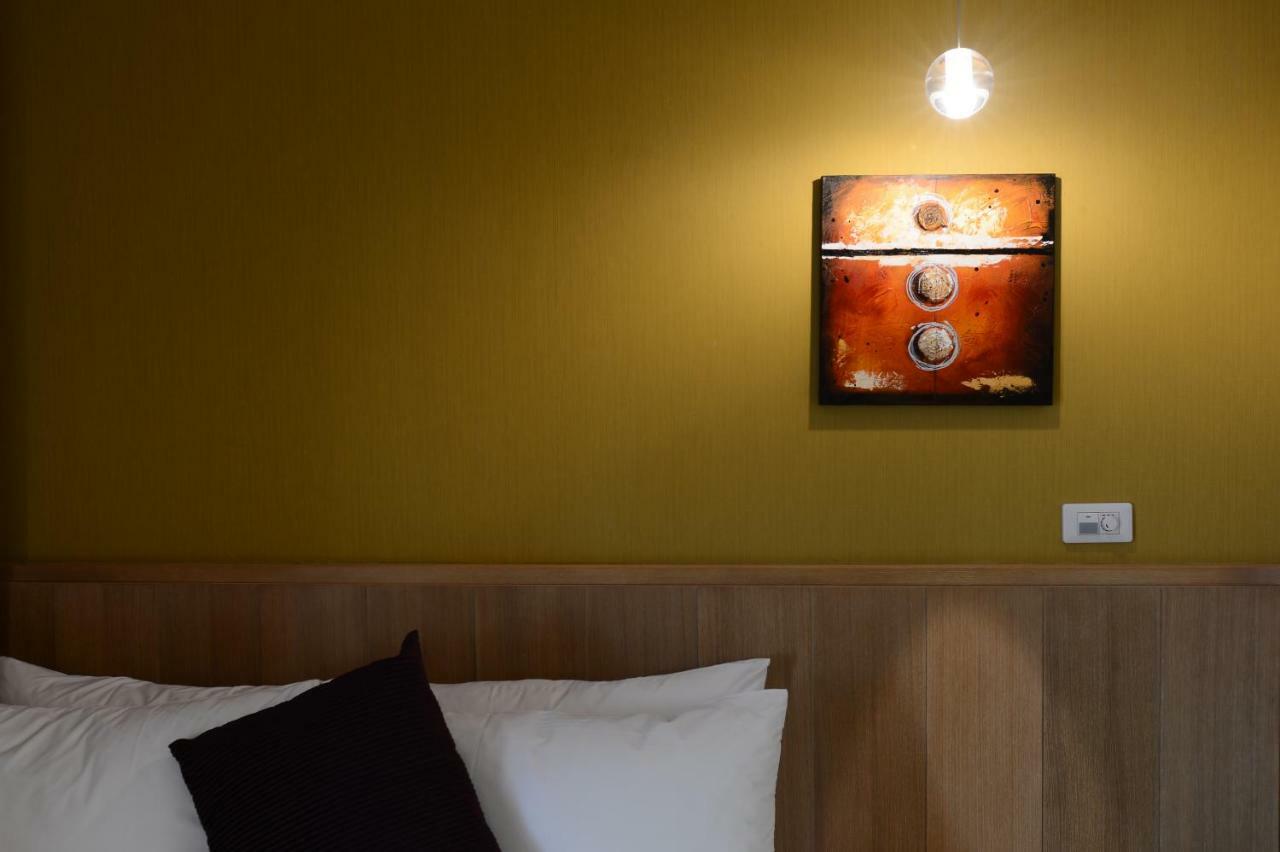 In Young Hotel Kaohsiung Exterior photo