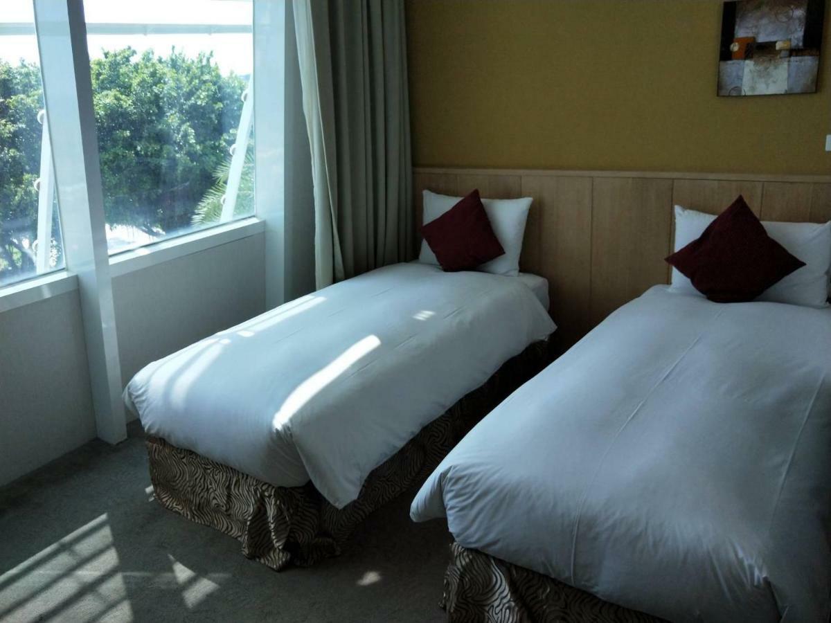 In Young Hotel Kaohsiung Exterior photo